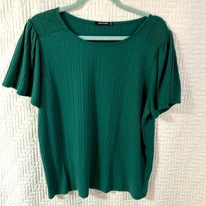 Women’s short sleeve tops (2) Size XL